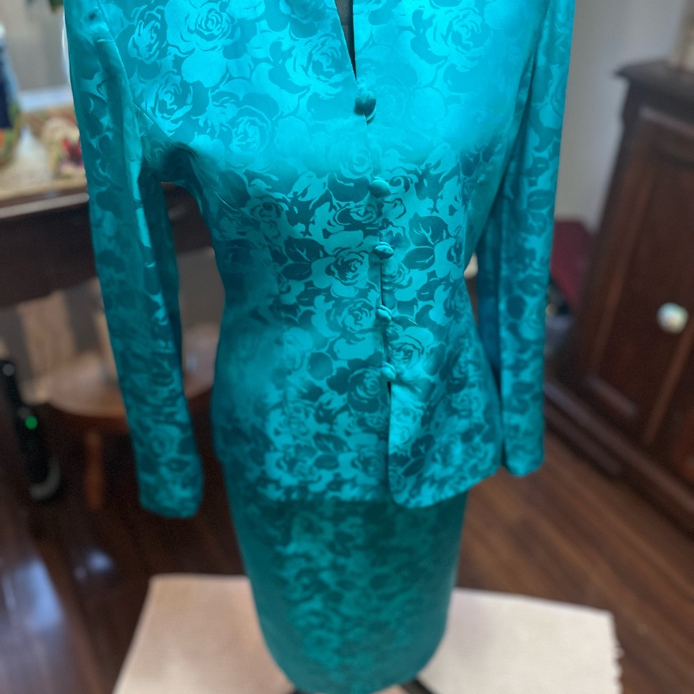 Impressive Papell Boutique Asian Style Tunic Jacket and Skirt Sz 6